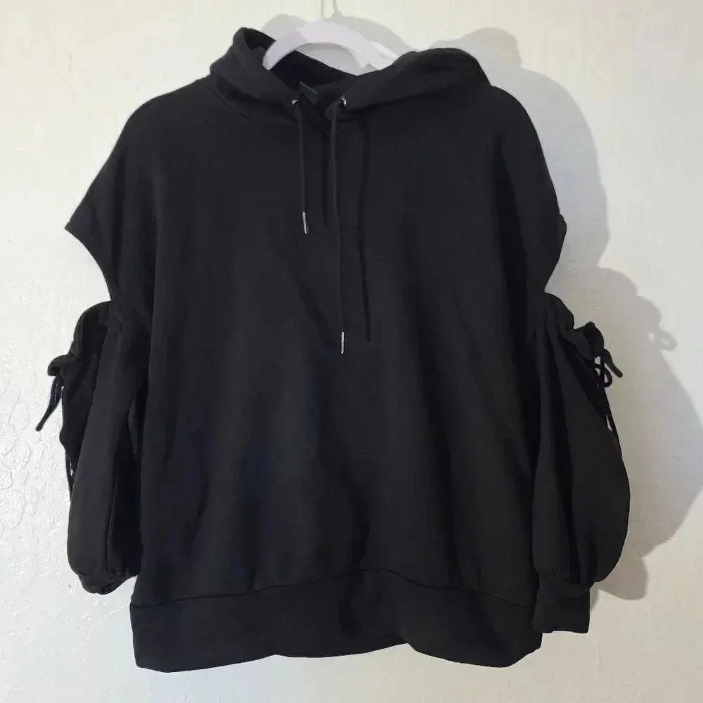 Rococo | Black Hoodie Sz S